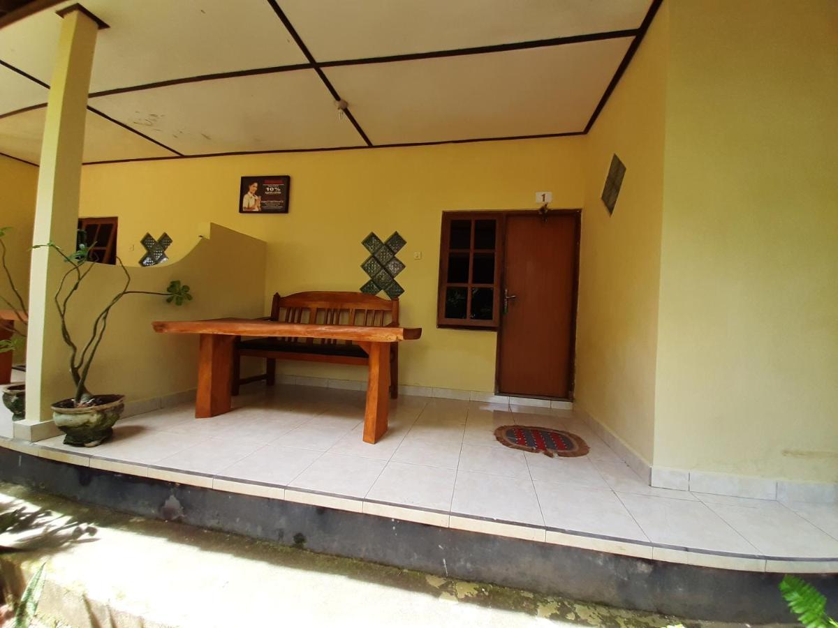 Penginapan Sedap Malam Lovina Exterior foto